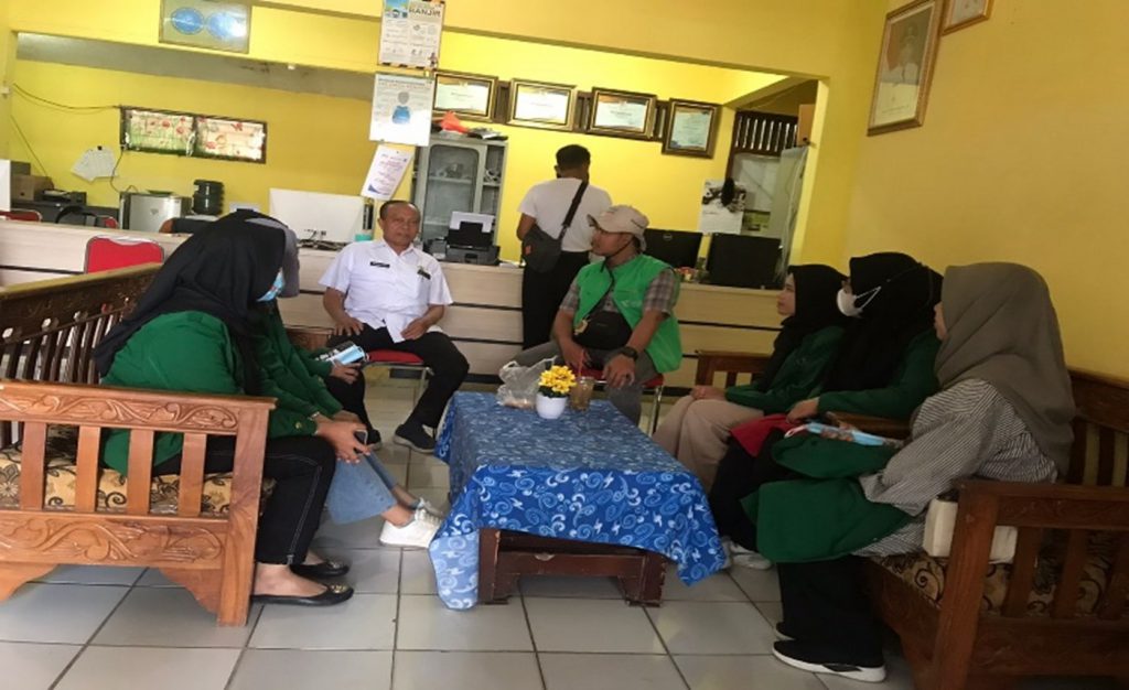 Pendistribusian Air Bersih Bersama Dompet Dhuafa &amp; Mahasiswi PPL Kelompok 3 Jurusan Pengembangan Masyarakat Islam IAIN Syekh Nurjati Cirebon di Kelurahan Argasunya Kota Cirebon