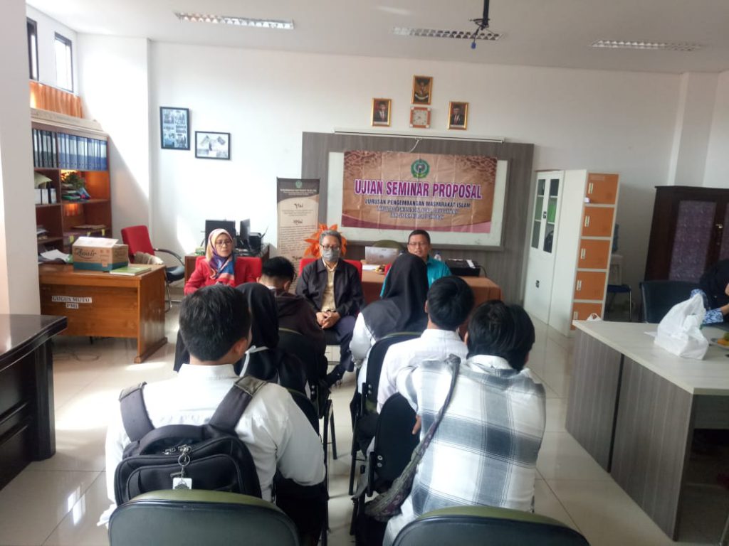 WALAUPUN MARAK WABAH COVID-19 PMI MELAKSANAKAN UJIAN SIDANG PROPOSAL