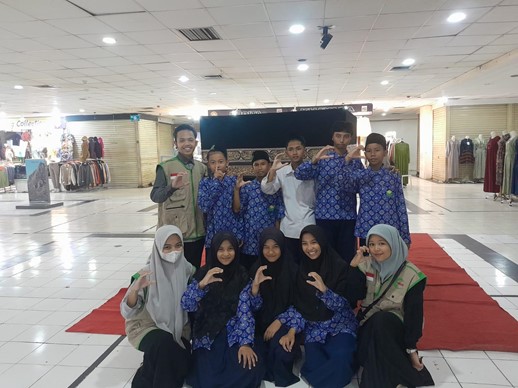 MAHASISWA PPL PMI BERSAMA YAUM MELAKSANAKAN PROGRAM MEMULIAKAN PENGHAFAL AL-QURAN